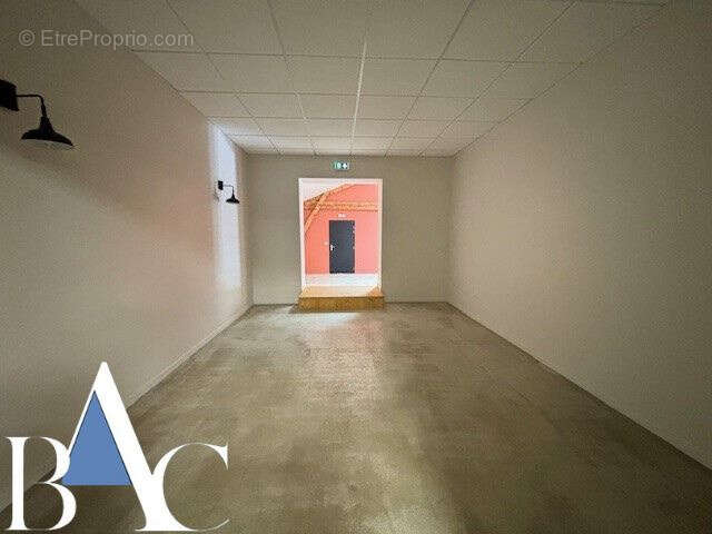 Occitanie - a carcassonne - bureaux  professionnels - prestige  + places de stationnement - photo 12