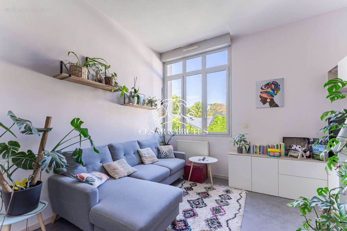 Appartement à SAINT-GENIS-LAVAL