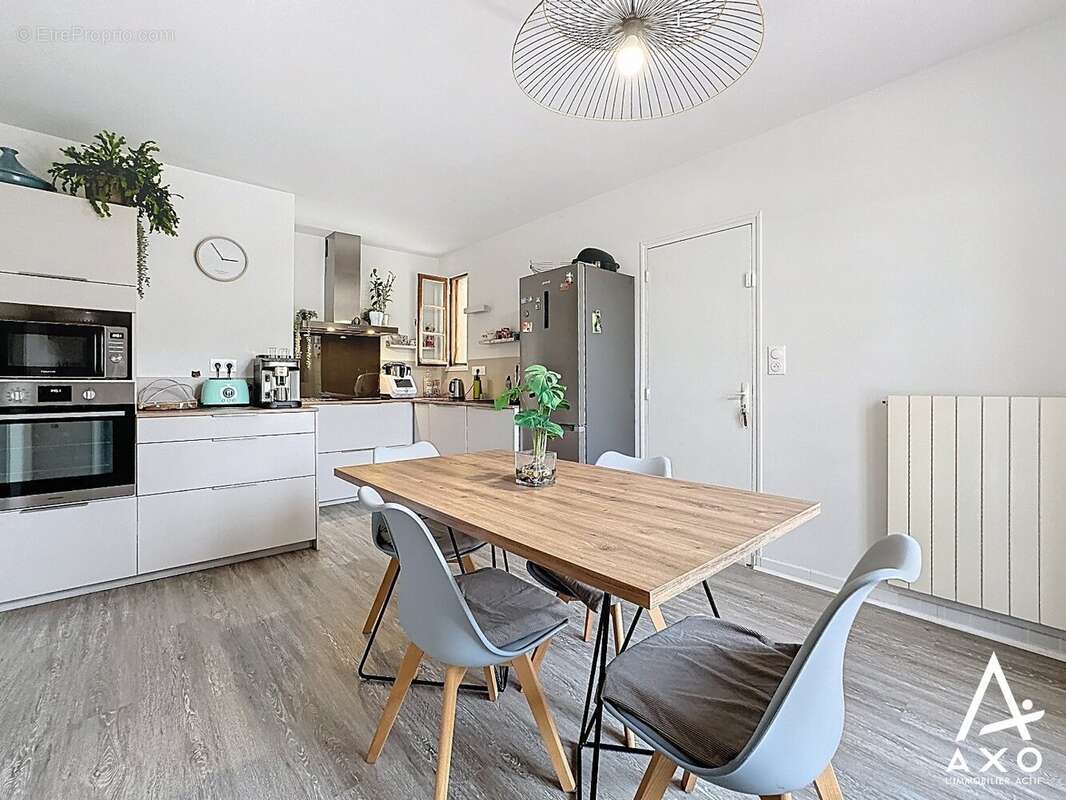 Maison à CORNEILLAN