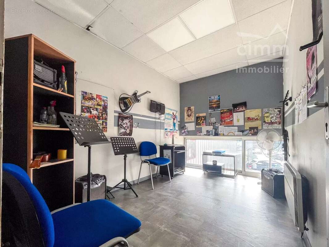 Locaux commerciaux - bureaux - centre ville - ideal investisseur - tres bonne rentabilite - photo 7