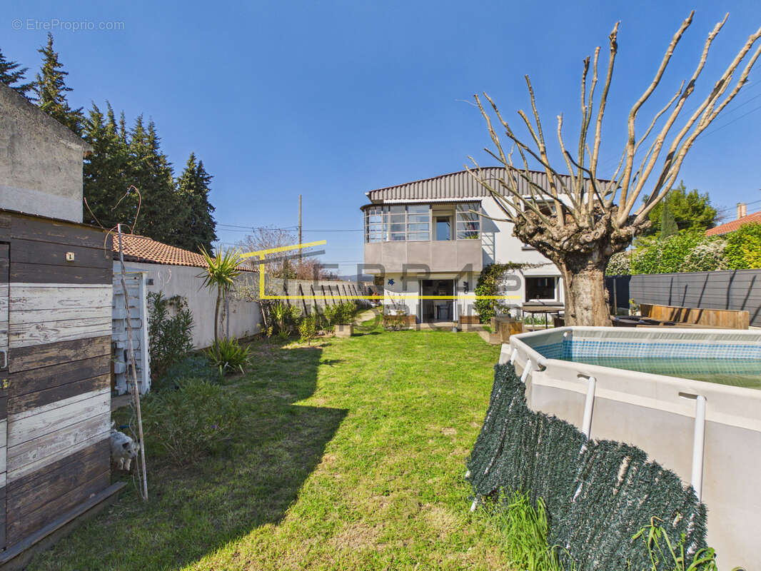 Maison à VALREAS