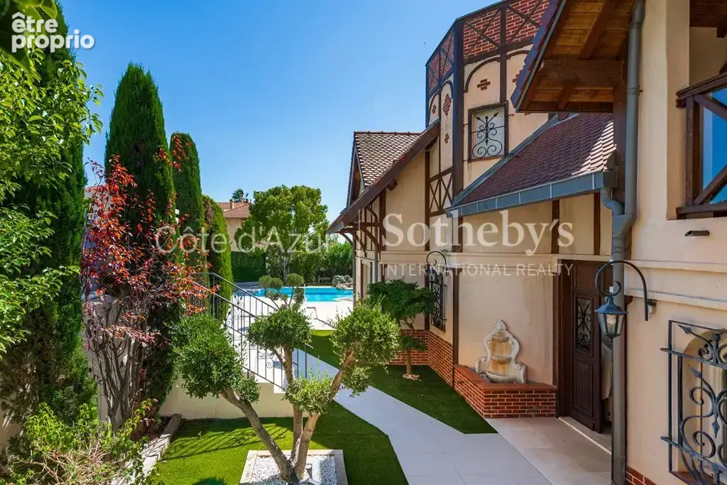 Cannes La Californie, demeure néo normande de six chambres avec piscine - photo 8