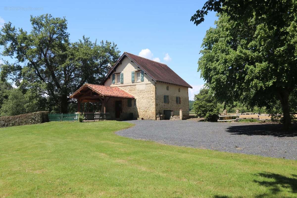 Maison à CROUSEILLES