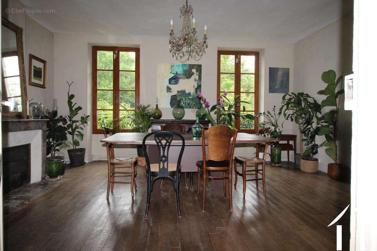 Maison à MENESTREAU