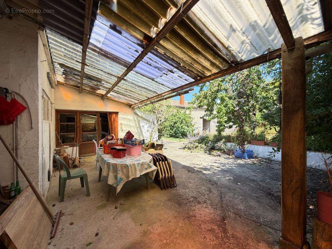 MAISON 6 PIECES + DEPENDANCE à rénover près du centre ville - photo 4