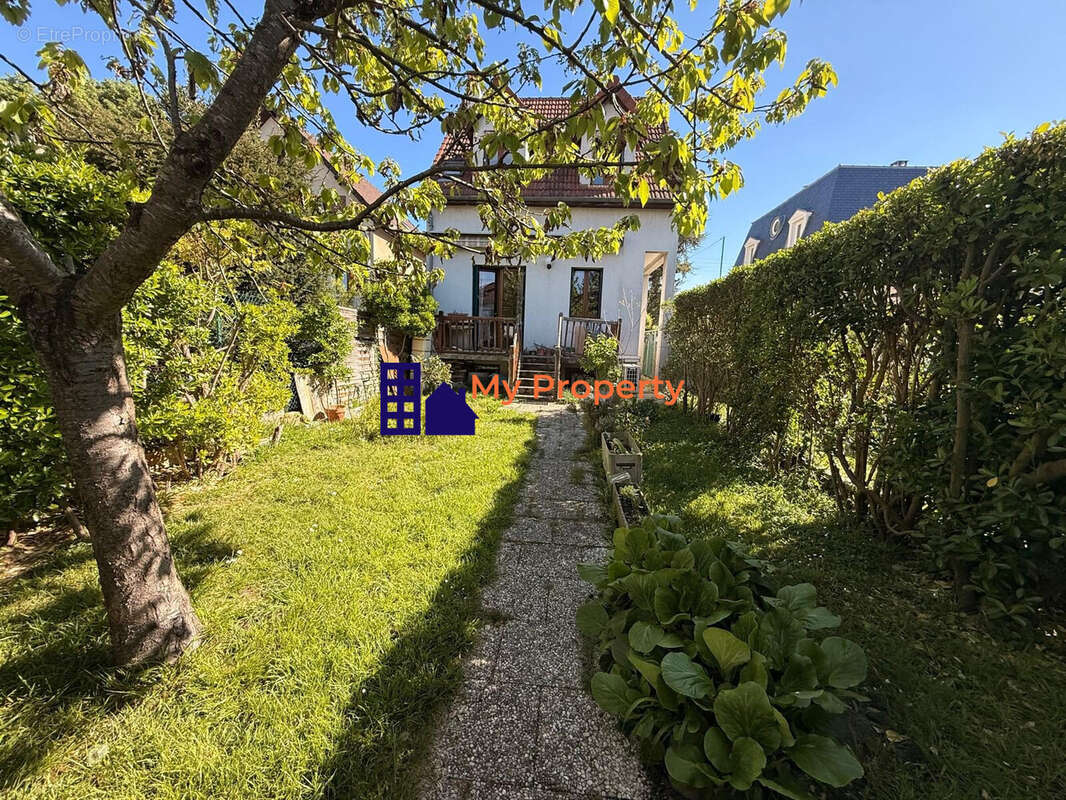 Maison à HOUILLES