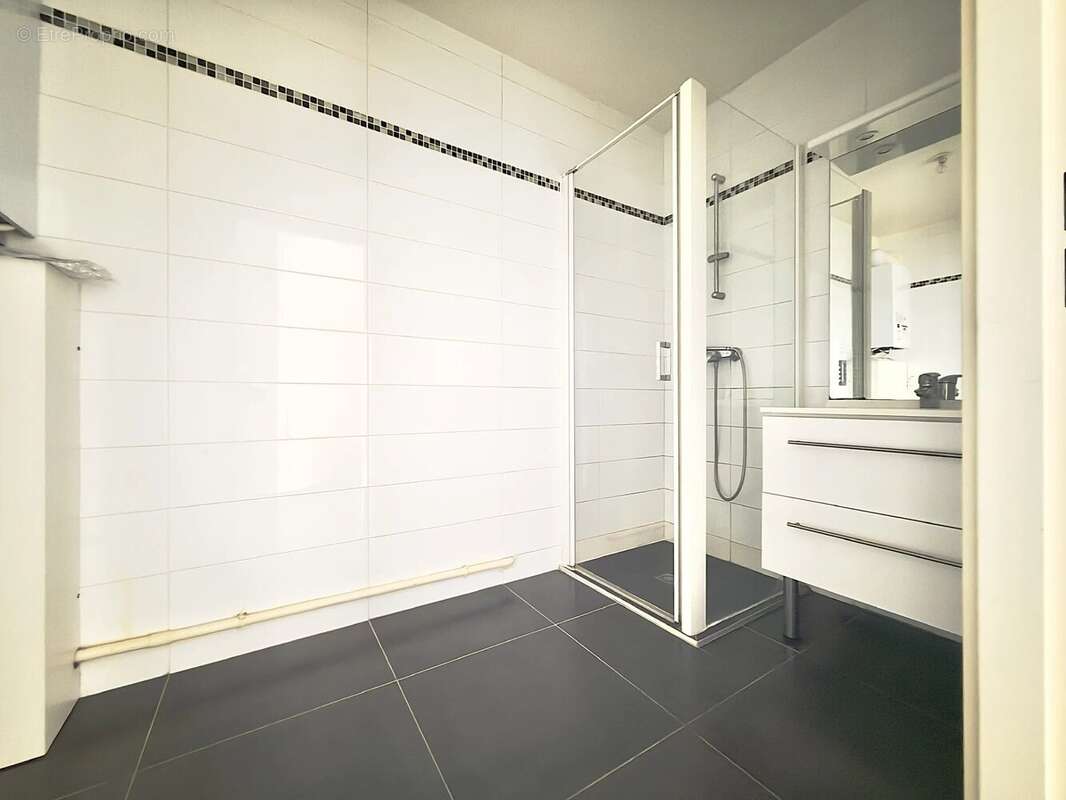 Appartement à PARIS-20E