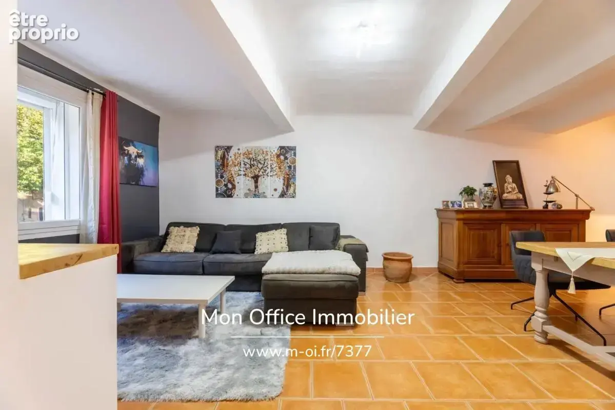 Référence : 7377-SJO - Appartement rénové 88m2 à Rians (83560): 2 chambres, 2 caves de 85m2, calme - photo 3