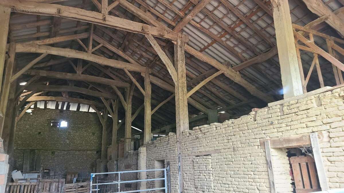 Maison à SAINT-NAZAIRE-DE-VALENTANE