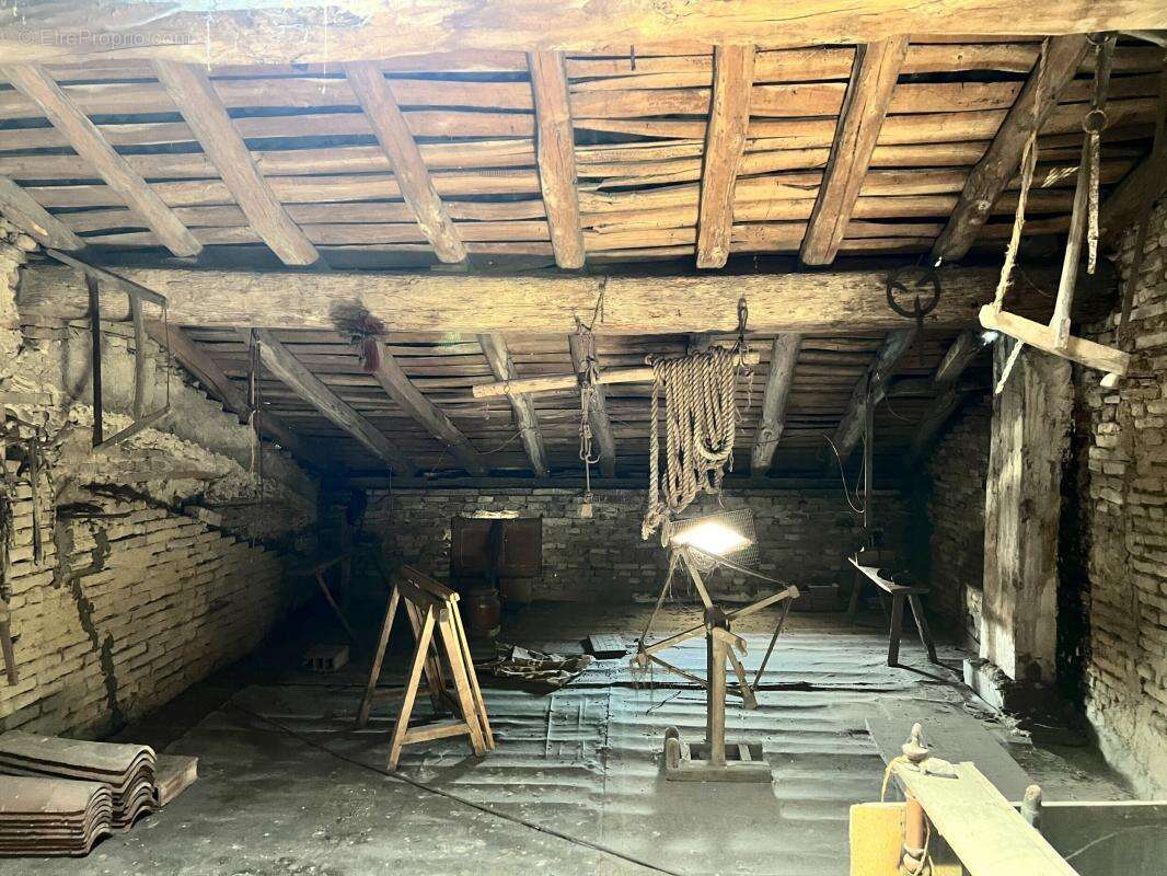 Maison à BRUGUIERES