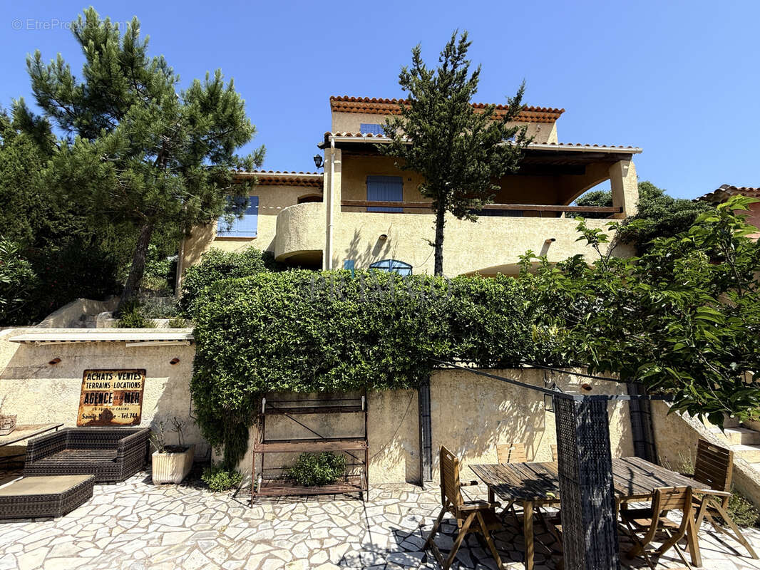 Maison à LES ISSAMBRES