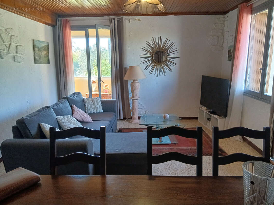 Maison à SAINT-HILAIRE-DE-BRETHMAS