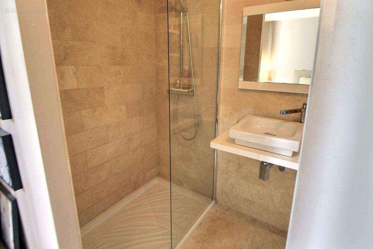 Appartement à VILLENEUVE-LOUBET