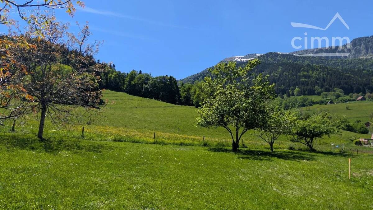 Terrain à SAINT-PIERRE-DE-CHARTREUSE