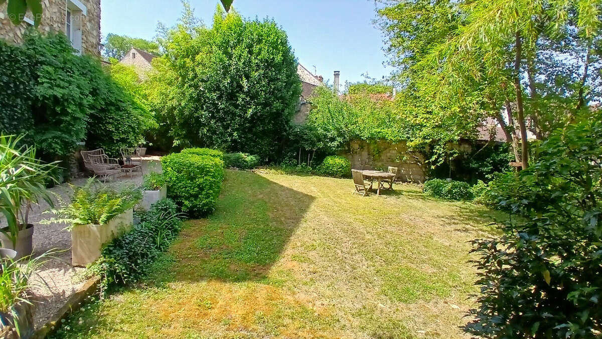 Maison à COURCELLES-SUR-VIOSNE