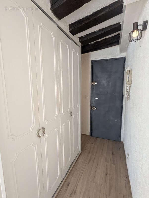 Appartement à PARIS-1E