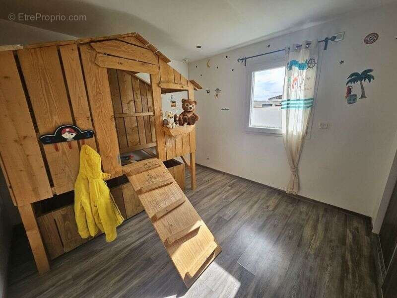 Maison à MONTROND-LES-BAINS