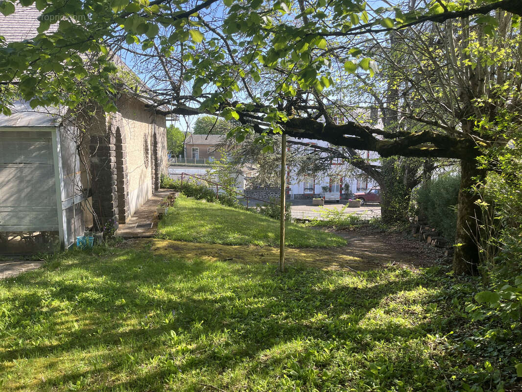 Maison à MAURIAC