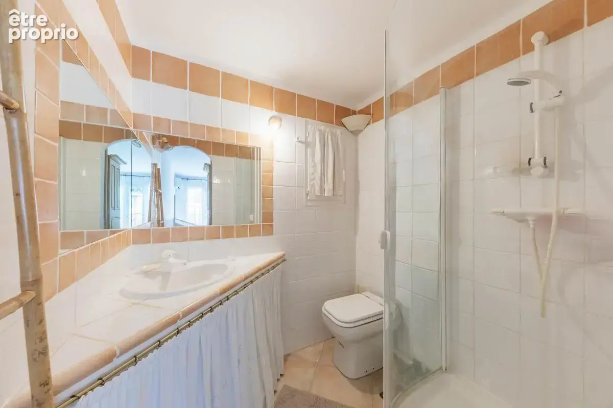 Sanary-sur-mer – maison familiale avec piscine et stationnement - photo 12