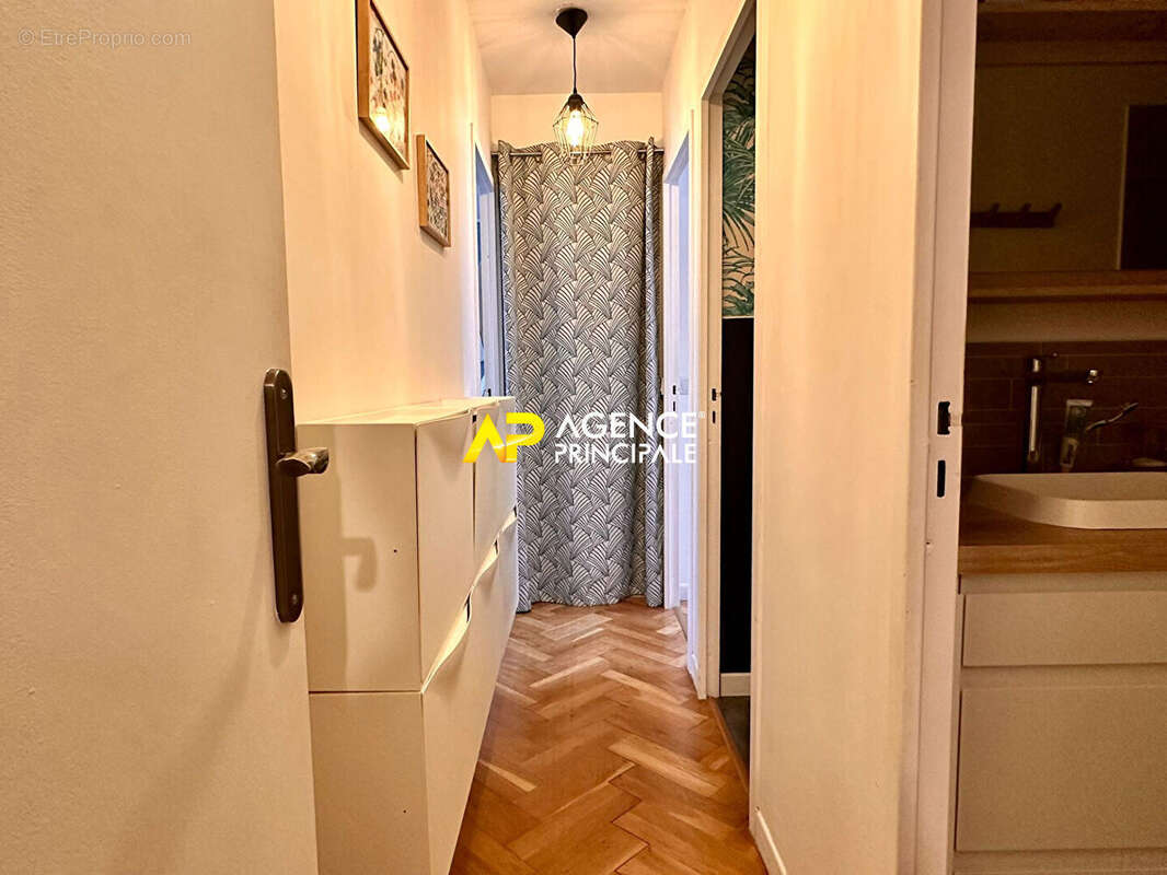 Appartement à SARTROUVILLE