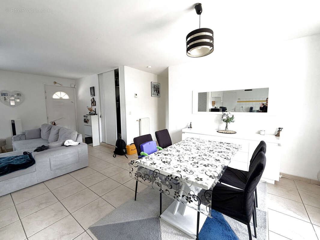Maison de plain-pied 5 pièces à Oullins - photo 7