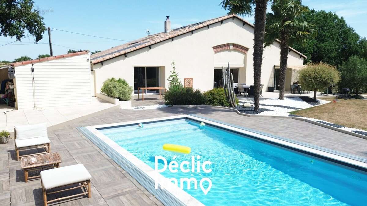 Grange de caractère rénovée  Prestations énergétiques d'exception - 5 chambres - Piscine avec dôme - photo 3