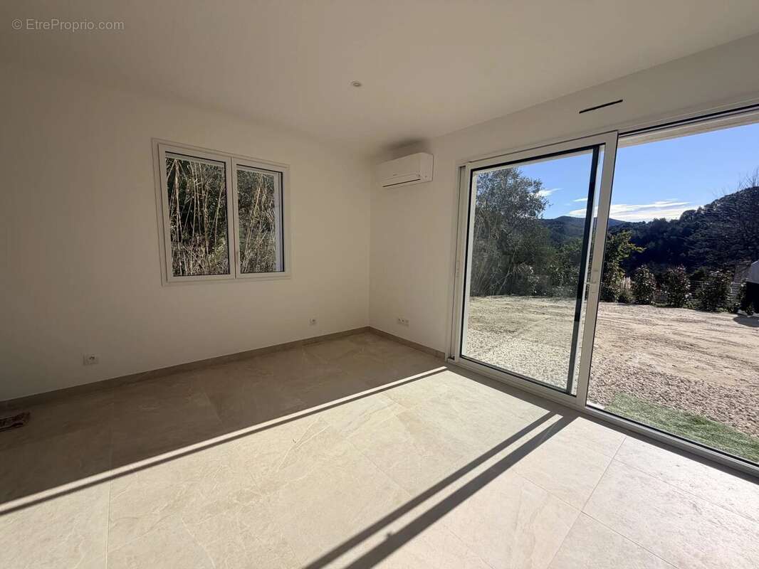 Maison à TOURRETTE-LEVENS