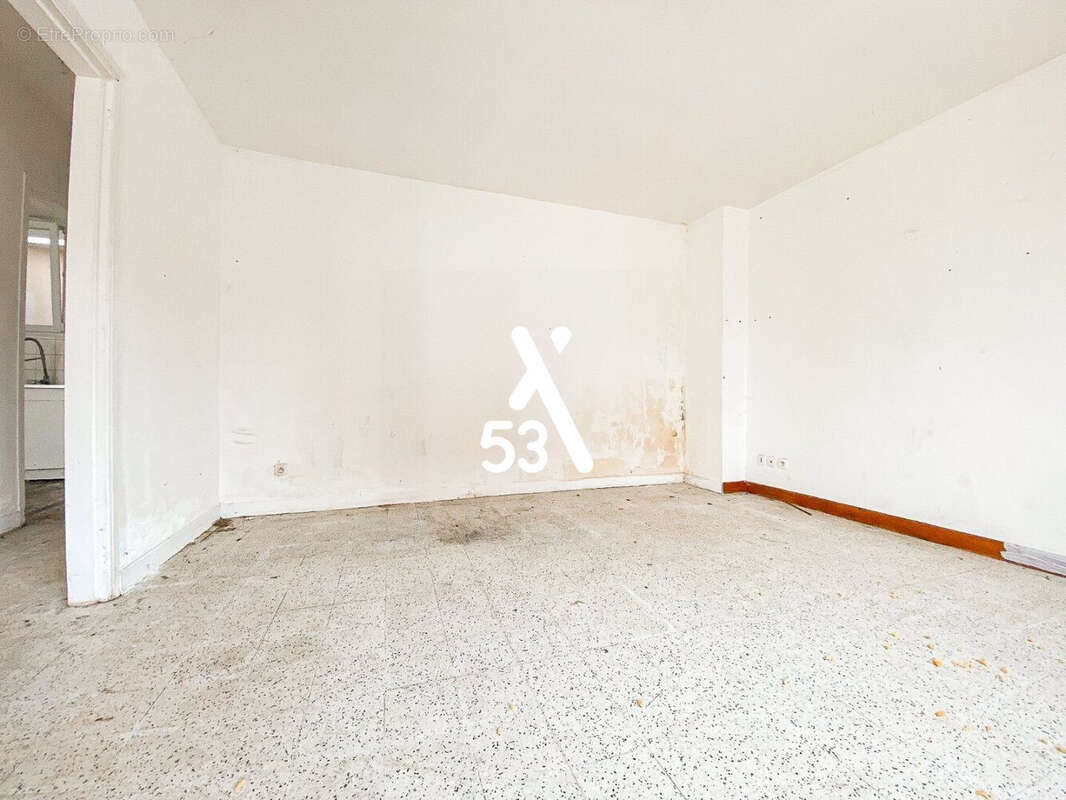 Maison à SAINT-MOMELIN