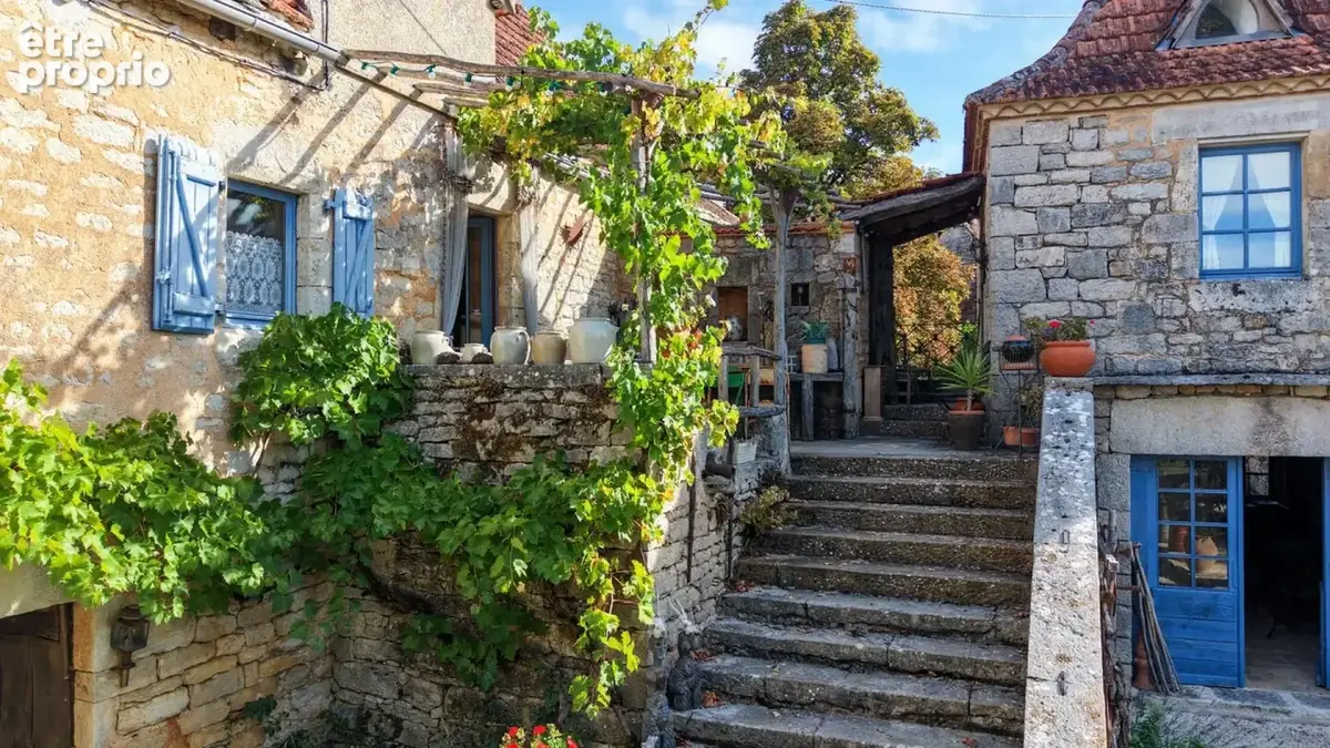 Coeur de causse – ensemble immobilier de caractere avec deux mai - photo 11