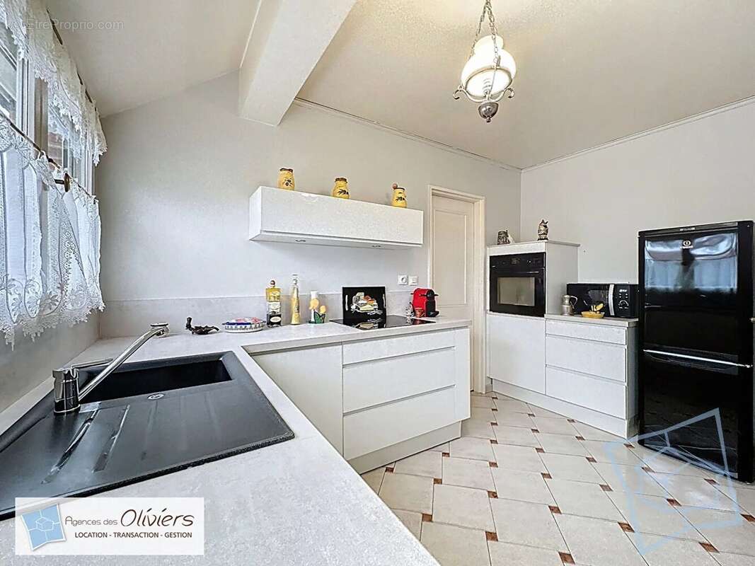 Maison à VOISINS-LE-BRETONNEUX