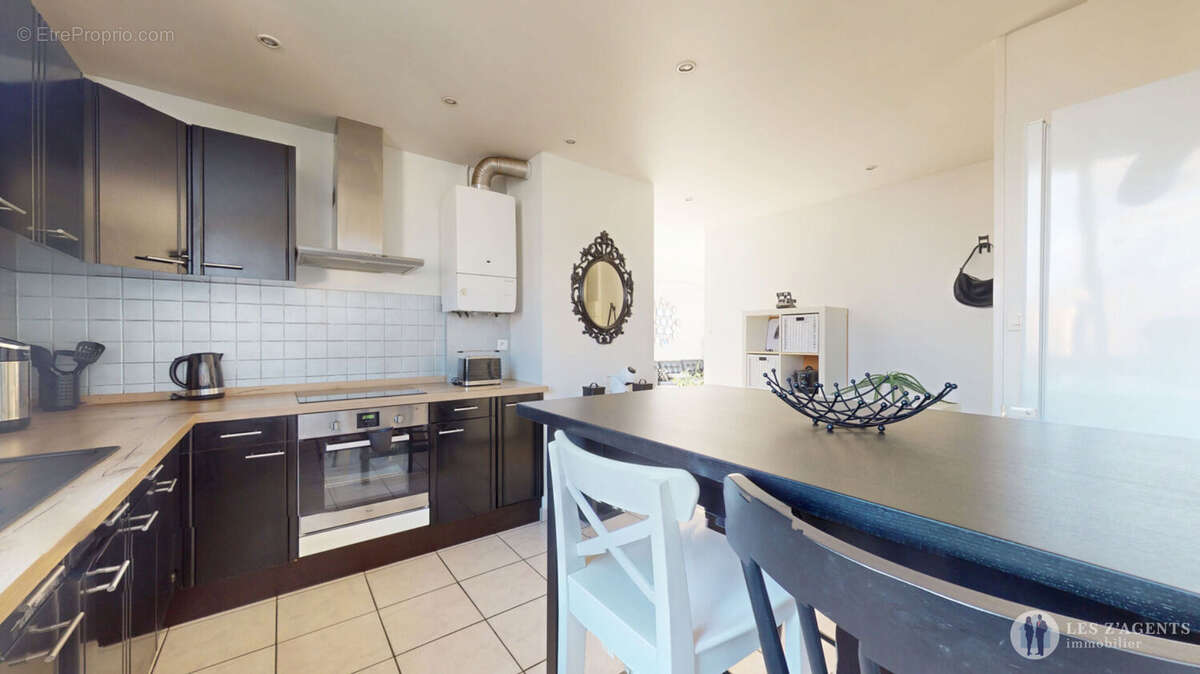 Appartement à SAINT-MARTIN-D'HERES