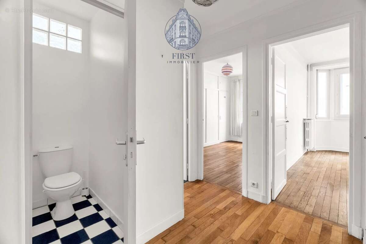 Appartement à PARIS-17E