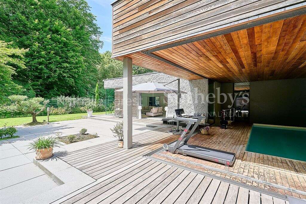 Wasquehal , 1 er rang sur golf . Exclusivité . villa cubique 3ch . Piscine couverte . garage - photo 10