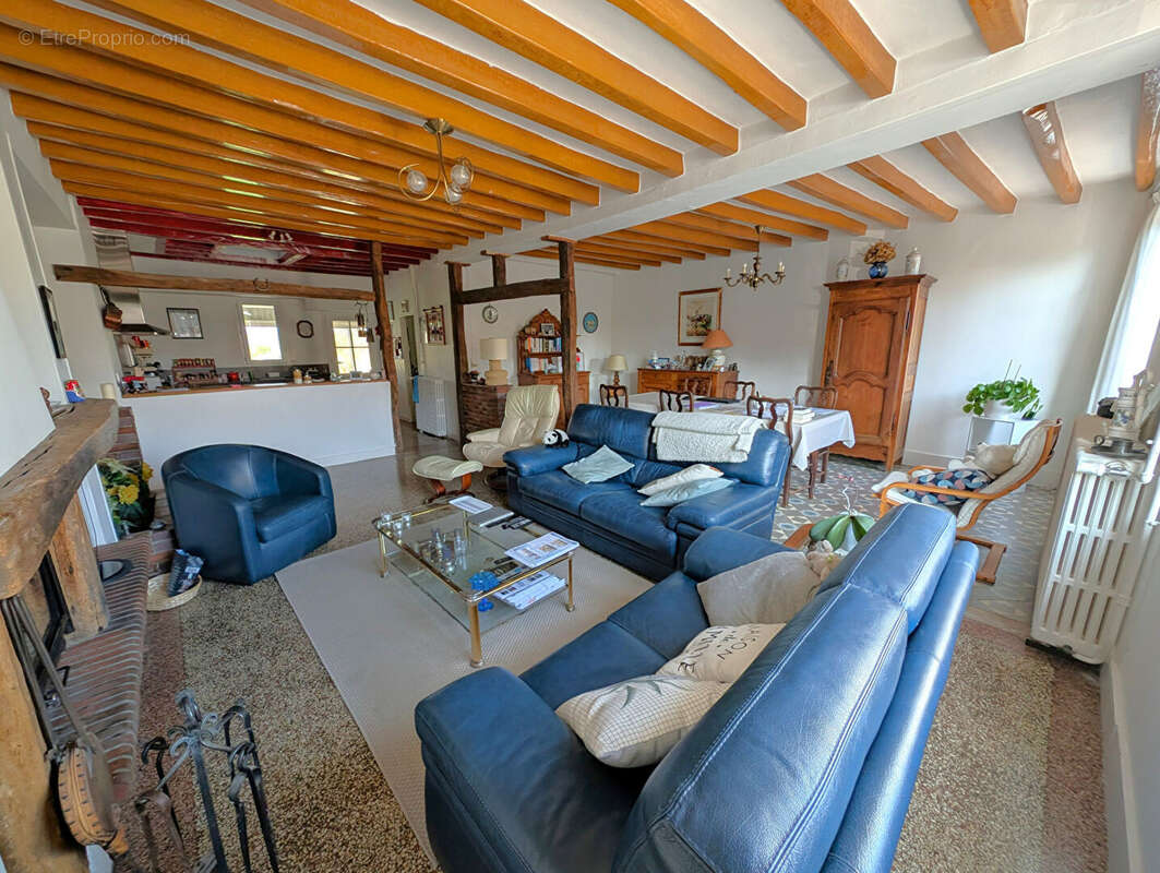 Maison ancienne sur la commune de Montholon de 266m2 habitable et son jardin de 860m2 - photo 4