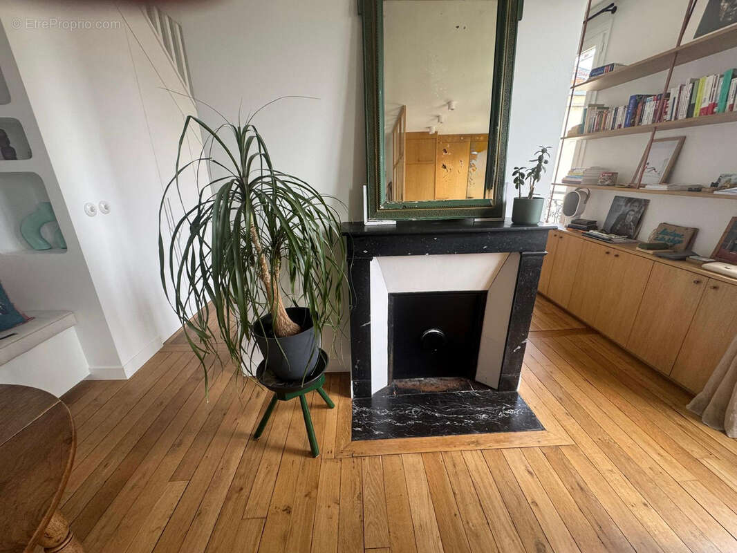 Appartement à CHARENTON-LE-PONT