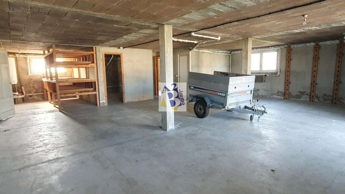 Maison à MAGNAC-SUR-TOUVRE