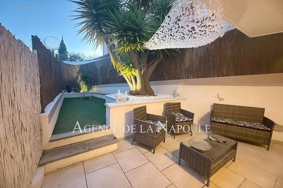 Maison à MANDELIEU-LA-NAPOULE