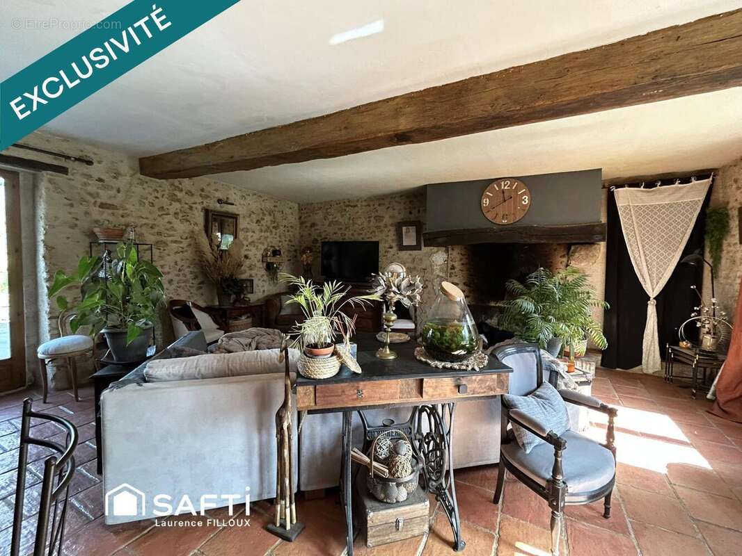 Photo 8 - Maison à COULOMMIERS-LA-TOUR