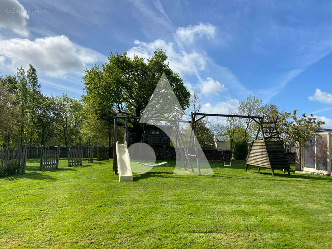 Maison à HENANBIHEN