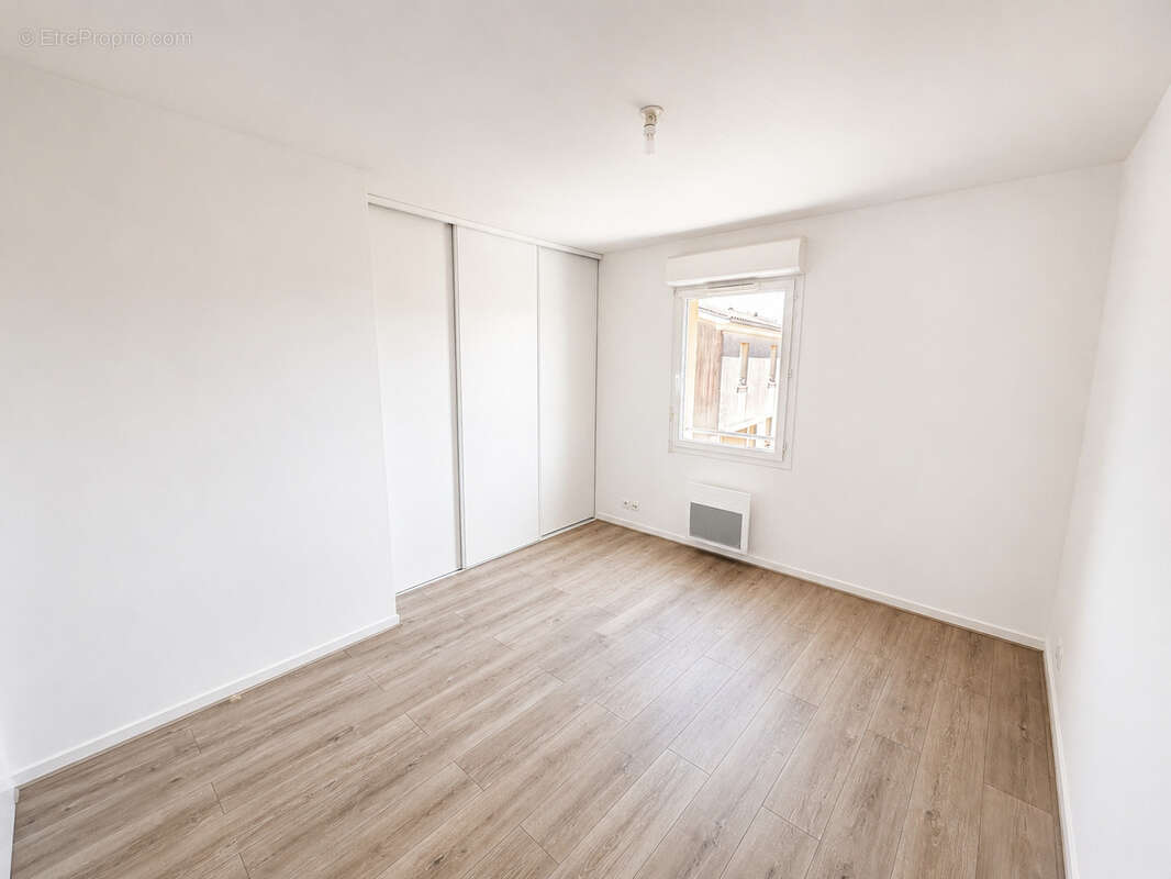 T3 en duplex de 69 m2 à Ludon-Médoc avec deux places de parking, jardin de 15m2 et terrasse - photo 4