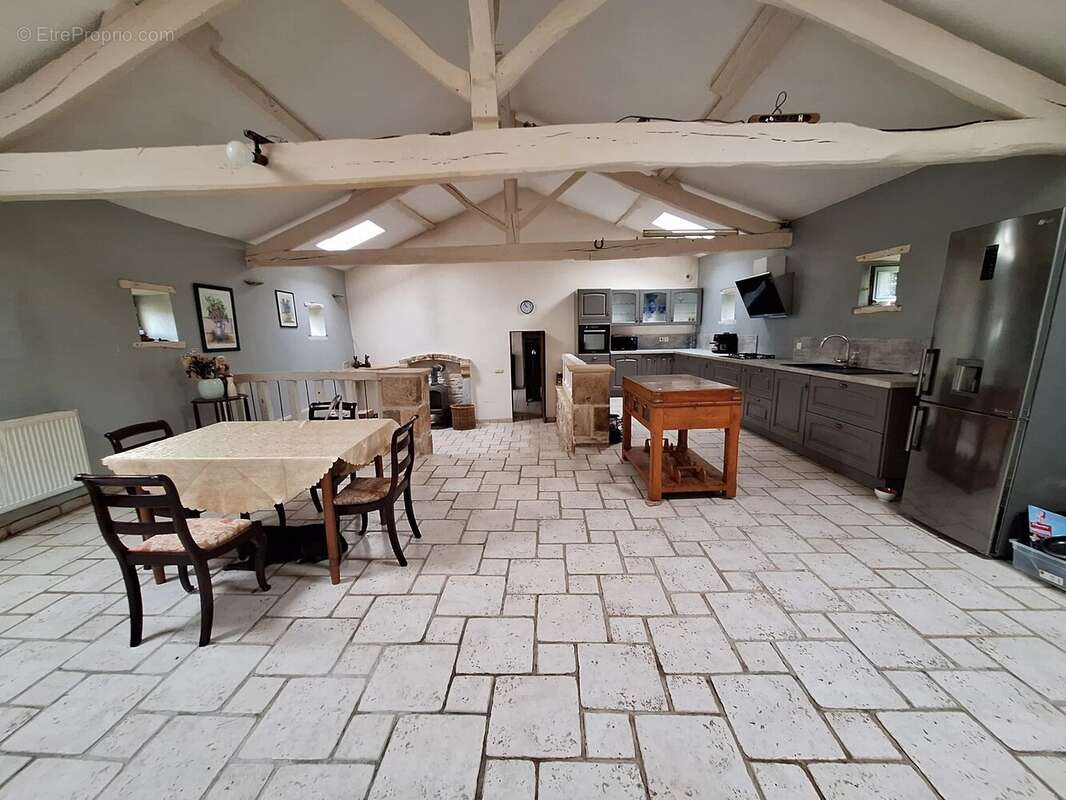 Maison de campagne, grange et terrain - photo 5