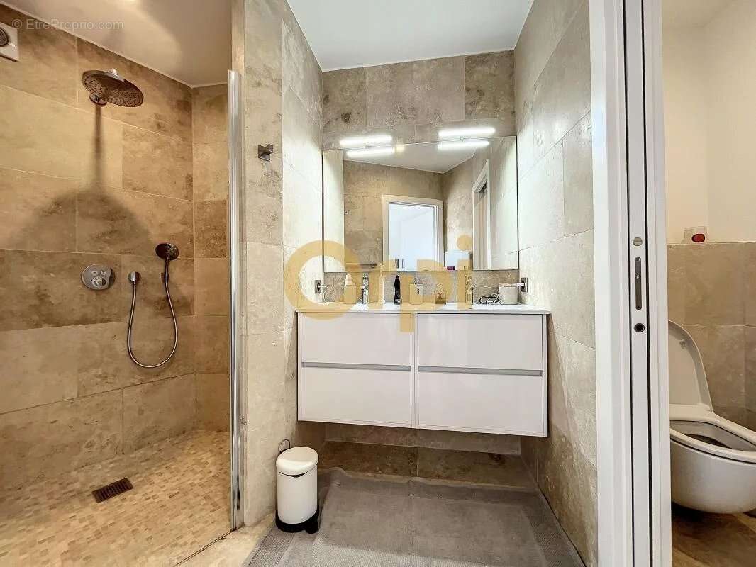 Maison à LES ISSAMBRES