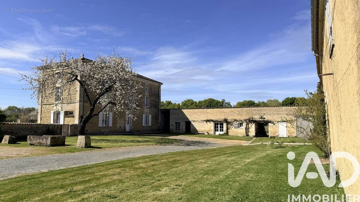 Photo 1 - Maison à LA RONDE