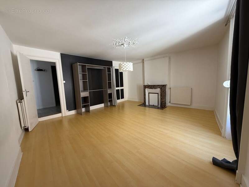 Appartement 120 m² - 2 chambres - Terrasse - Parking - Centre-ville Gray - photo 7