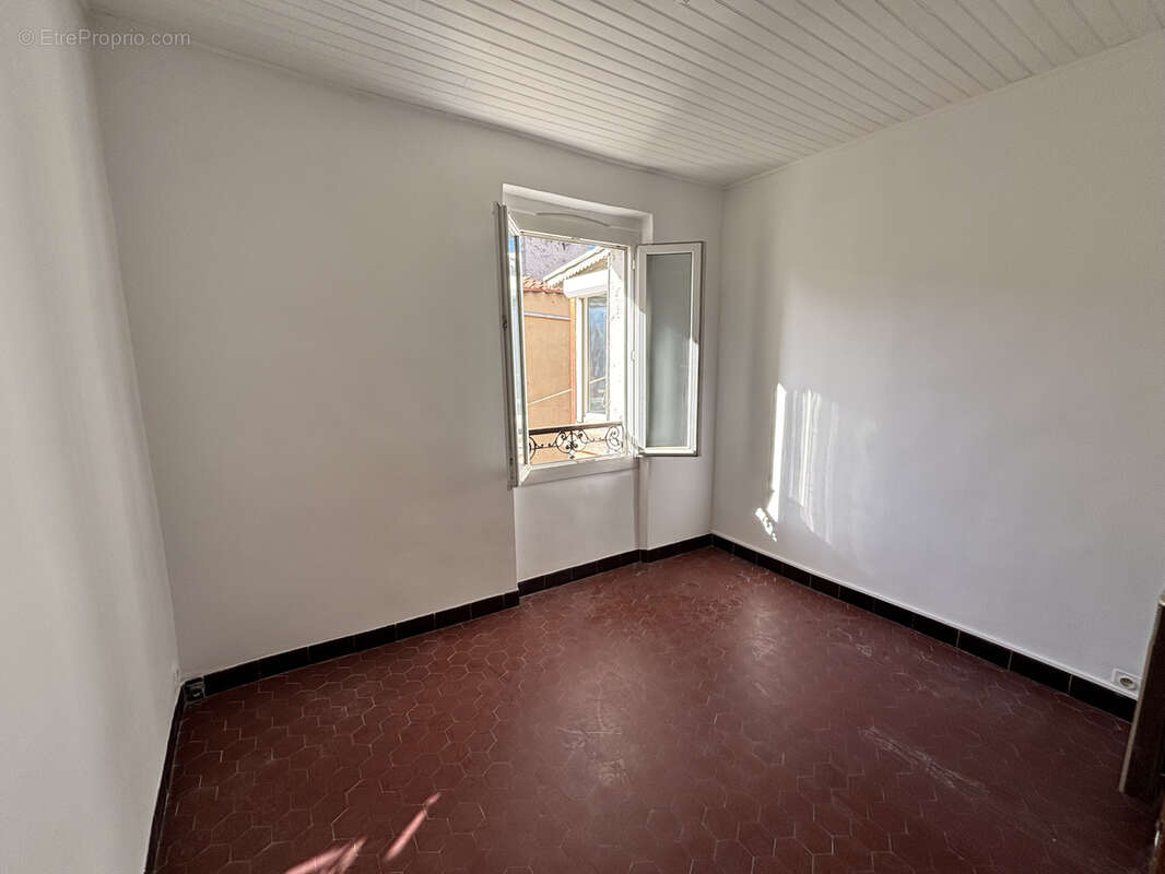 Appartement à MARSEILLE-6E