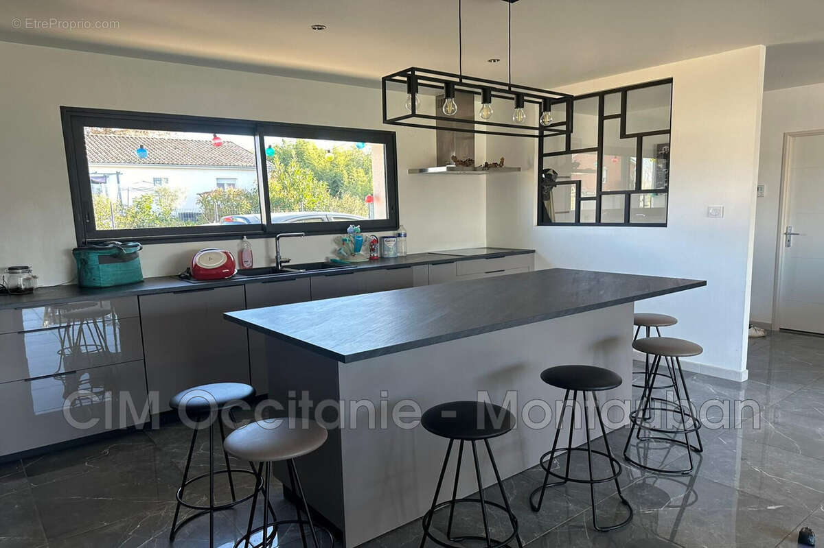 Maison à SAINT-ETIENNE-DE-TULMONT