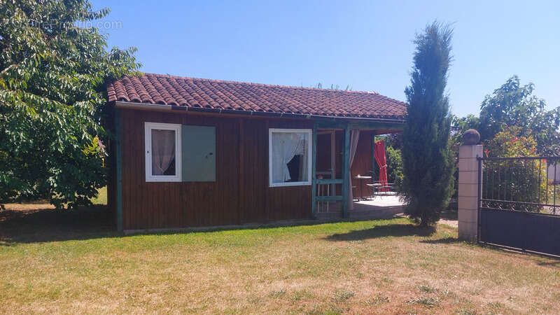 Maison de plain-pied rénovée avec piscine, terrasse couverte de 50 m² et chalet indépendant – Périgord Noir - photo 8