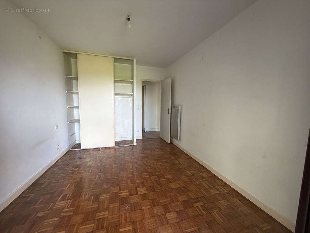 Hendaye, appartement T3 69m² et cave 80m² - photo 3