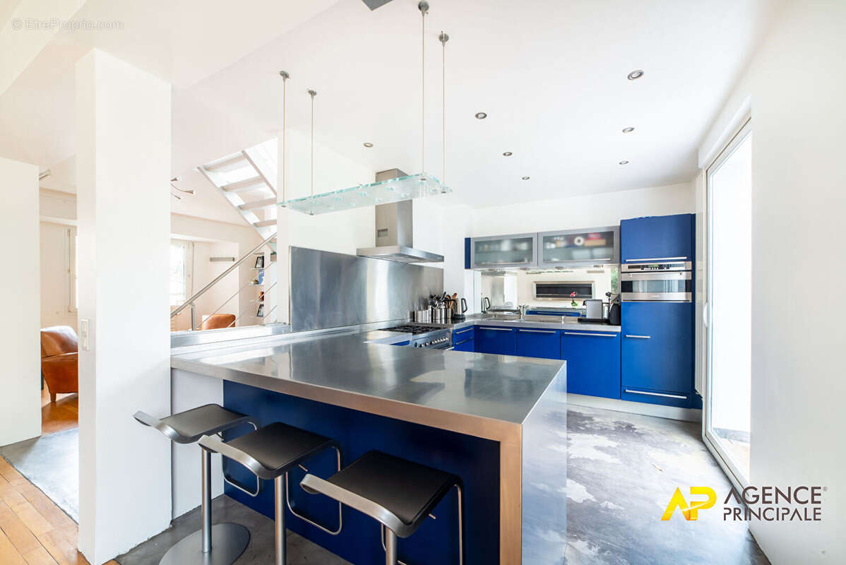 Maison à LA GARENNE-COLOMBES