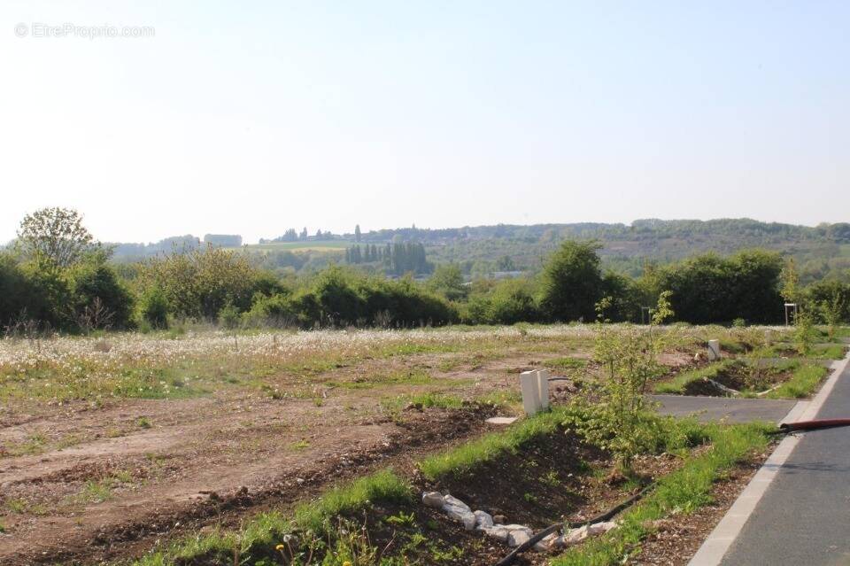 Terrain à BRUAY-LA-BUISSIERE